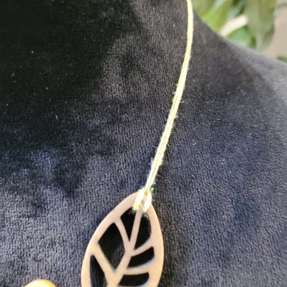 COOKIE LEE Womens Yellow Gold Charms Flower with Lobster Clasp Pendant Necklace - Picture 3 of 8